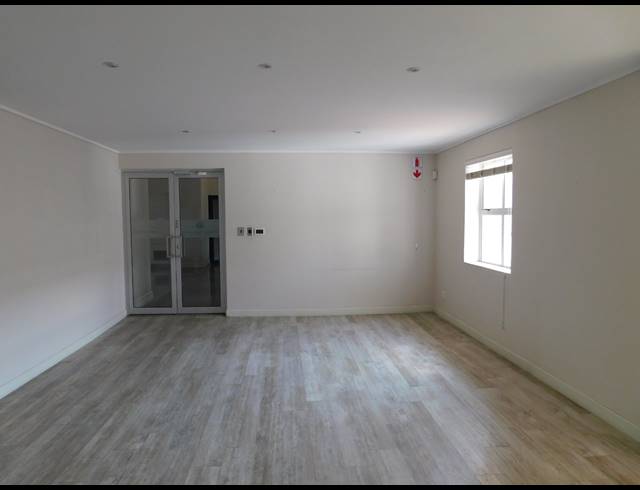 383M² OFFICE TO LET IN HYDE PARK